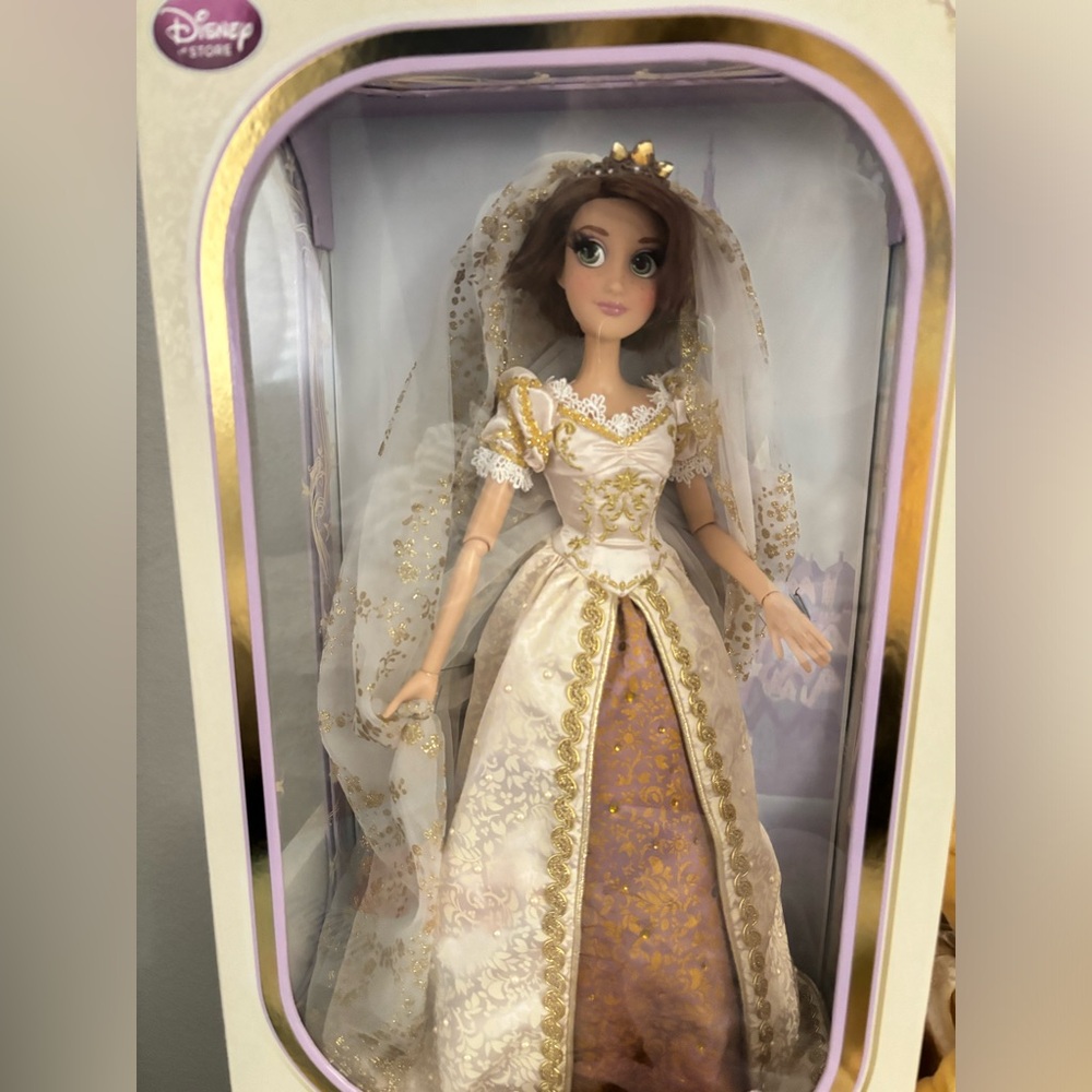 Disney Store Rapunzel wedding limited edition doll
